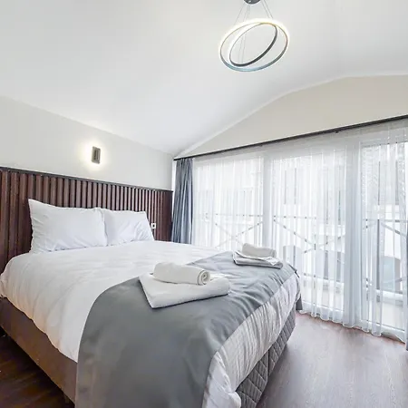 Ilyada * 伊斯坦布尔